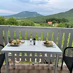 Vine * Kaptalantoti